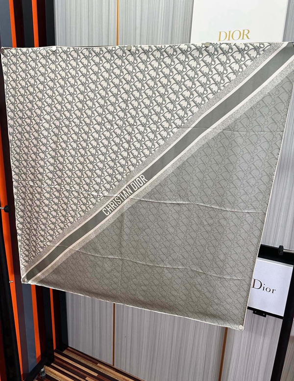 ブランドマフラー着用イメージ